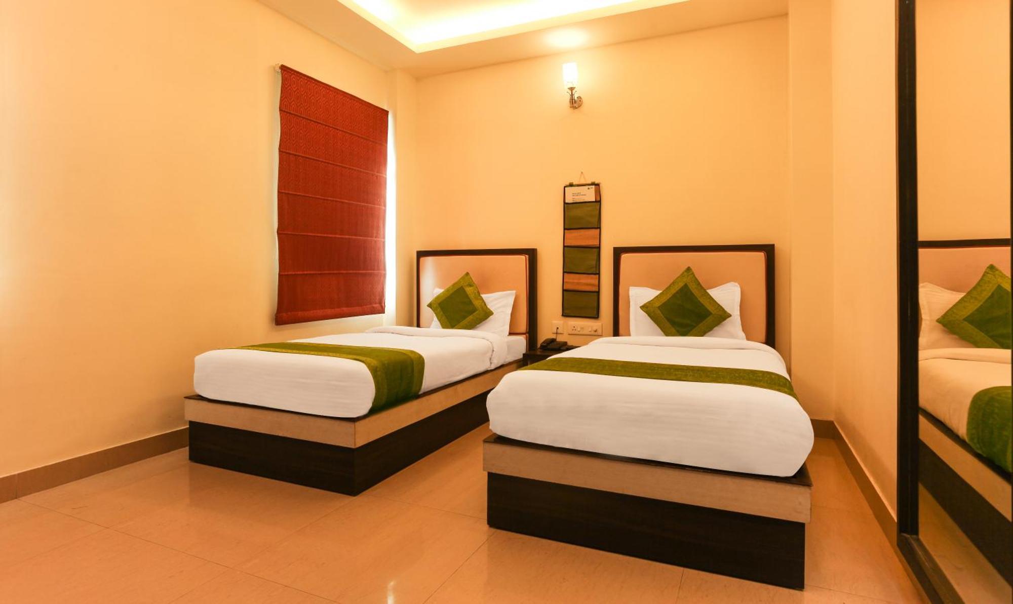 Hotel Janki International 3 Km From Kashi Vishwanath Temple Free Pickup From Railway Station Βαρανάσι Εξωτερικό φωτογραφία