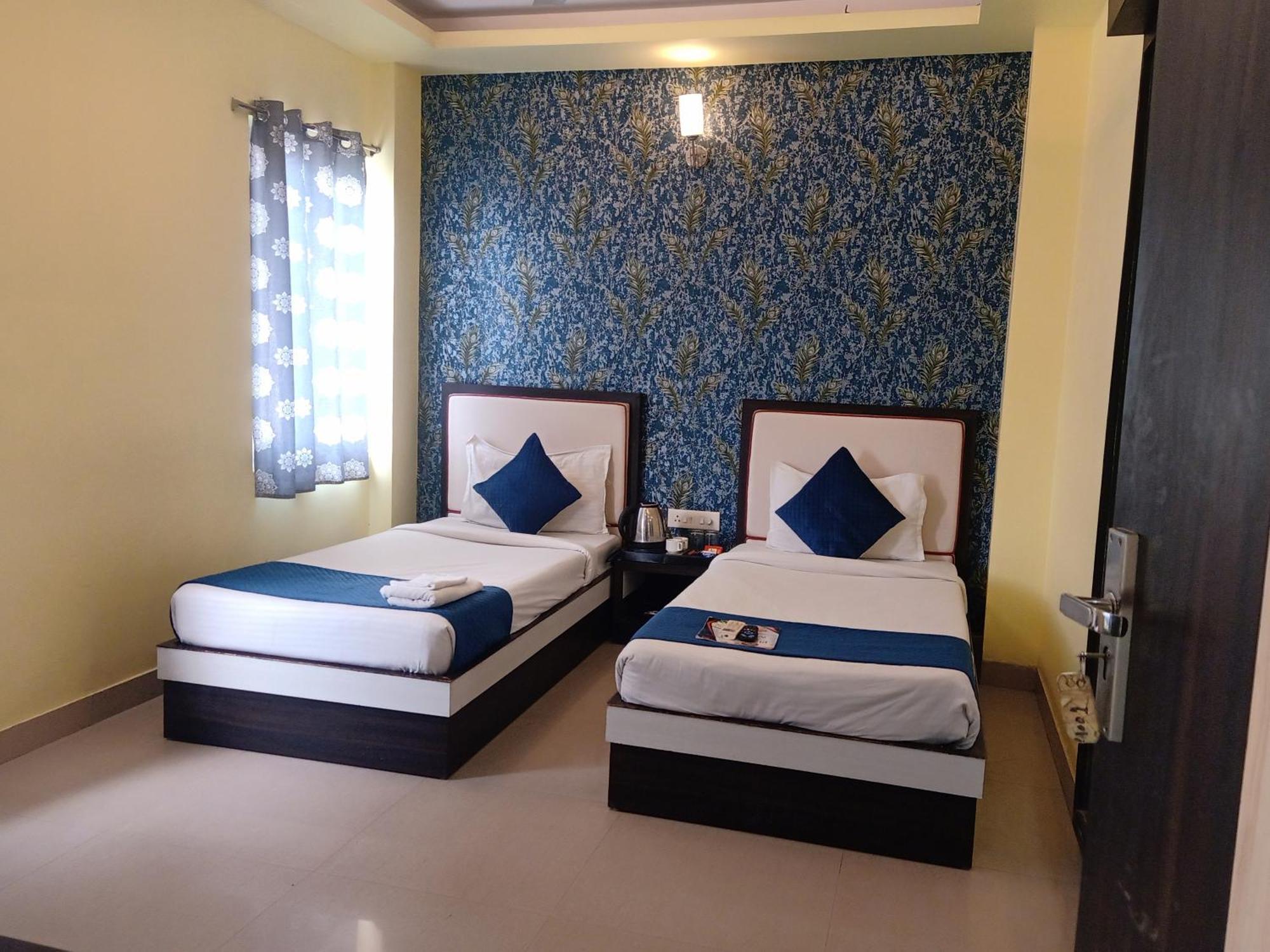 Hotel Janki International 3 Km From Kashi Vishwanath Temple Free Pickup From Railway Station Βαρανάσι Εξωτερικό φωτογραφία