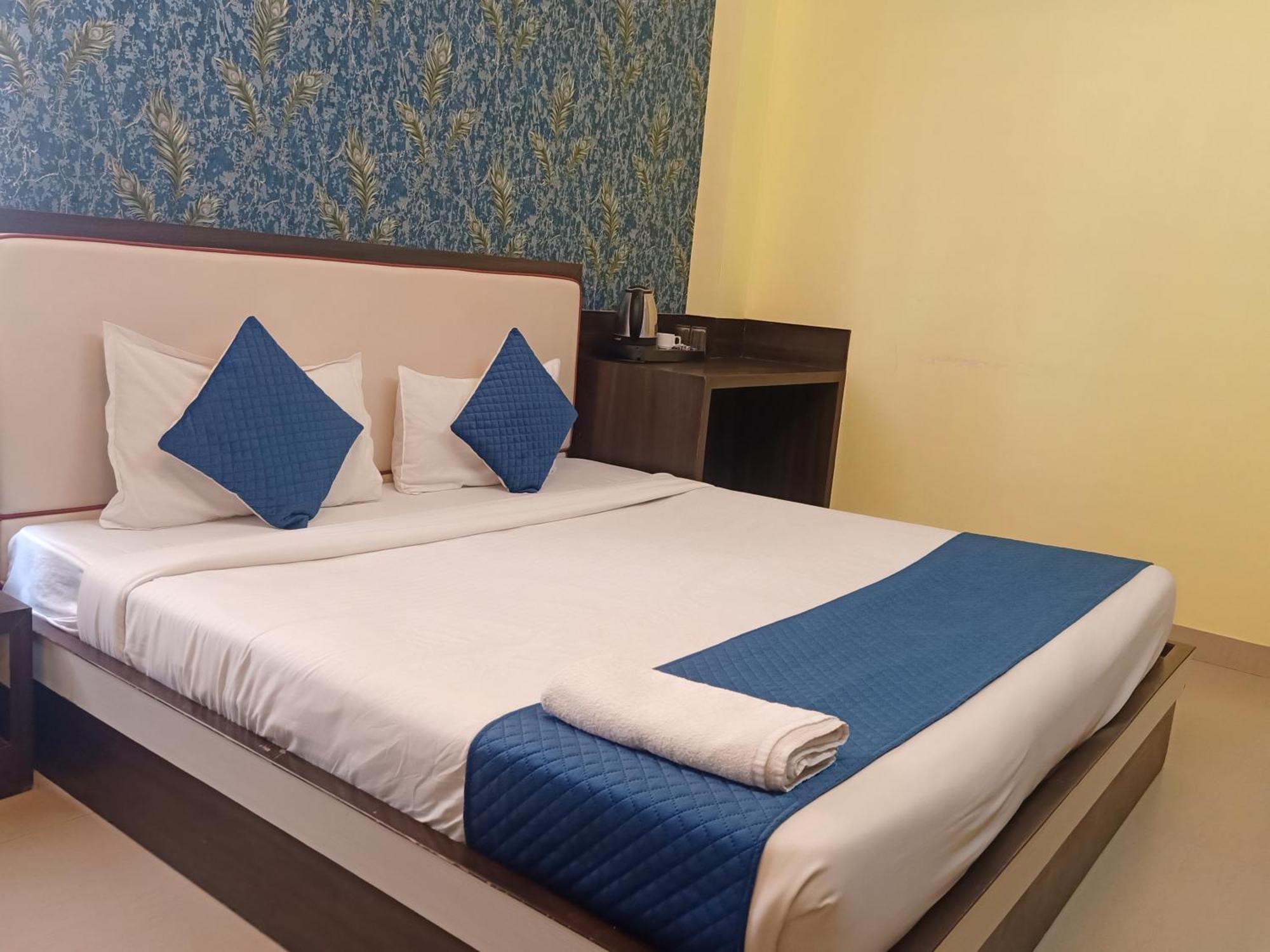 Hotel Janki International 3 Km From Kashi Vishwanath Temple Free Pickup From Railway Station Βαρανάσι Εξωτερικό φωτογραφία