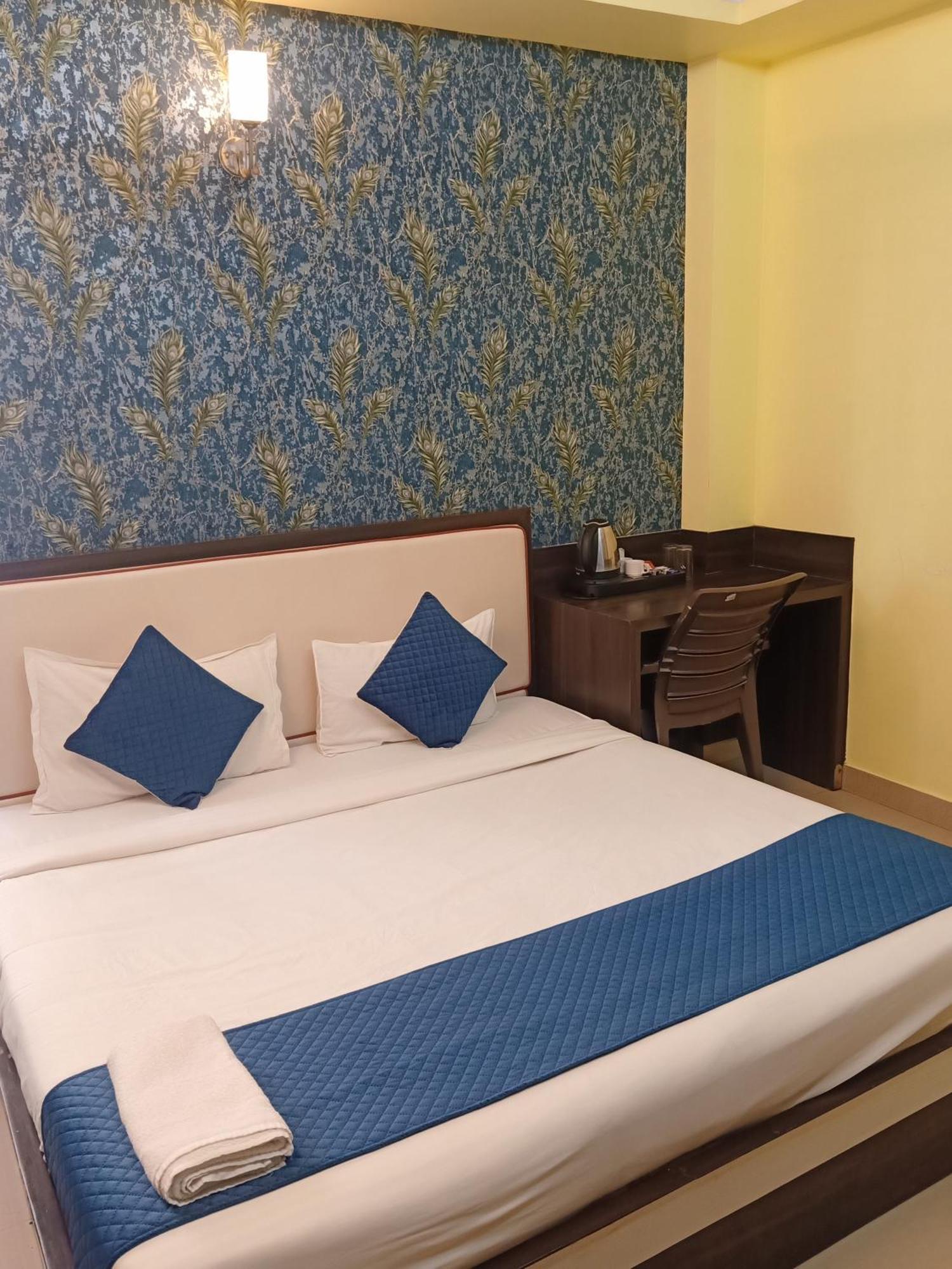 Hotel Janki International 3 Km From Kashi Vishwanath Temple Free Pickup From Railway Station Βαρανάσι Εξωτερικό φωτογραφία