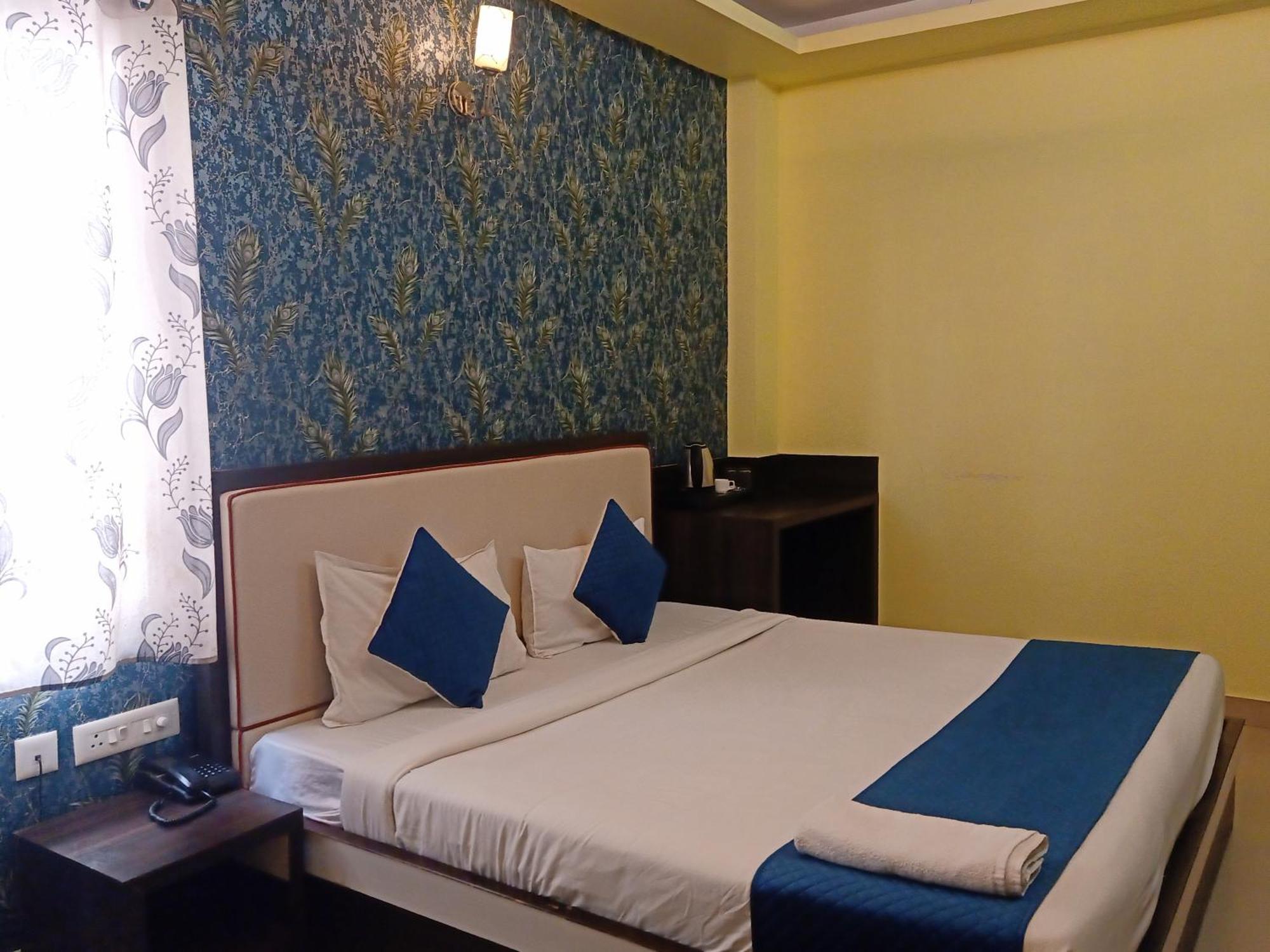 Hotel Janki International 3 Km From Kashi Vishwanath Temple Free Pickup From Railway Station Βαρανάσι Εξωτερικό φωτογραφία